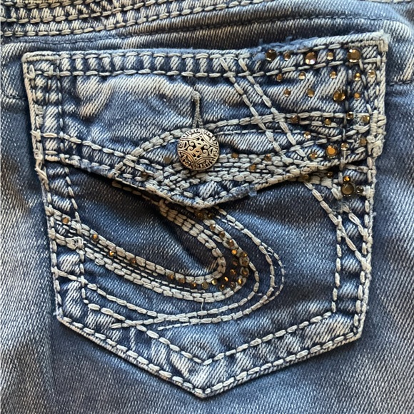 Silver Jeans Suki Flap Skinny | Rhinestone Embellishment | W28 L31 Curvy - Picture 5 of 7